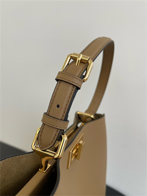 Fen.di Peekaboo Soft Medium Leather Bag Brown