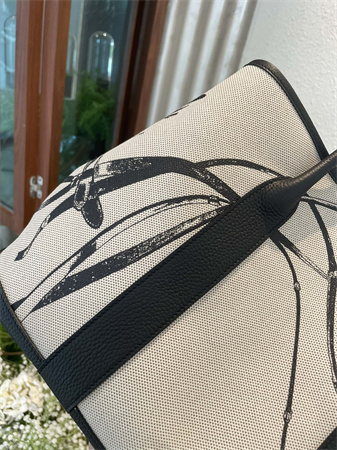 Her.mes  Garden Party 36CM Togo Leather and Graffiti Canvas HS