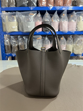 Picotin Lock Bag Taurillon Clemence Leather 18/22CM Gold/Silver Tone Metal In Etain Color HS