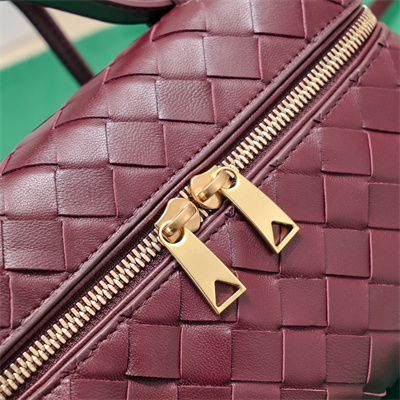 BV Bang Bang Vanity Case Intrecciato Calfskin leather Barolo