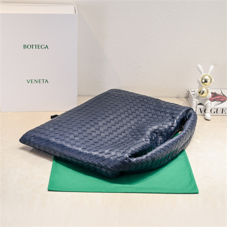 BV Large Hop Shoulder Bag In Calfskin Navy