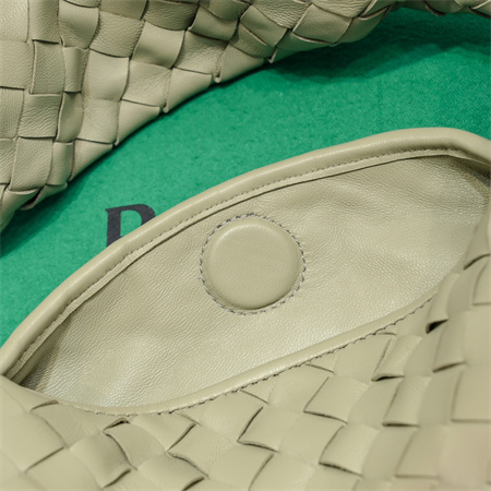 BV Large Hop Shoulder Bag In Calfskin Travertine