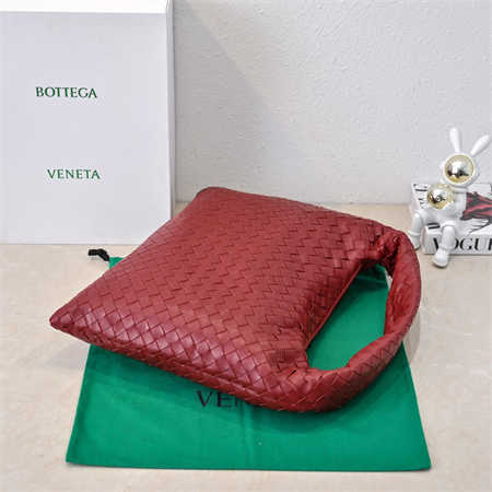 BV Hop Shoulder Bag In Calfskin Red