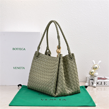 BV Large Parachute Shoulder Bag In Lambskin Travertine