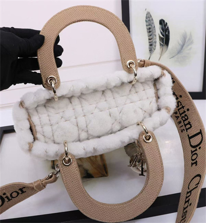 CD Medium Lady Dior D-Lite Bag Shearling Cannage White/Beige