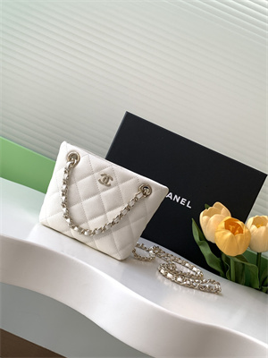 Chanel Classic Clutch with Chain Grained Calfskin & Gold-Tone Metal White AP4422