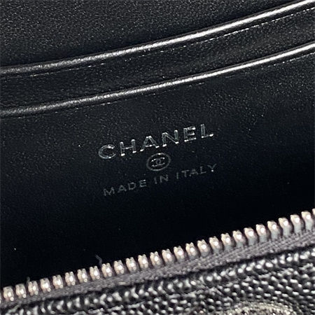 Chanel Vanity with chain Grained Calfskin & Silver-Tone Metal Black AP4414