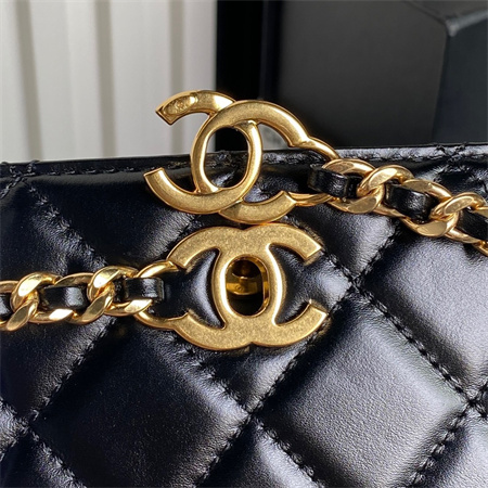 Chanel Clutch Shiny Lambskin & Gold-Tone Metal  Black AS5203