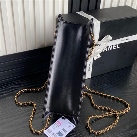 Chanel Clutch Shiny Lambskin & Gold-Tone Metal  Black AS5203