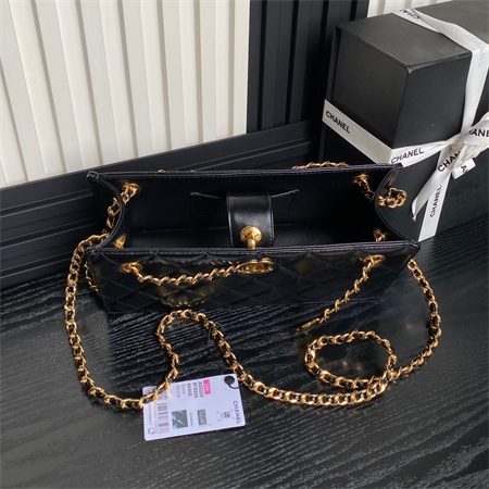 Chanel Clutch Shiny Lambskin & Gold-Tone Metal  Black AS5203