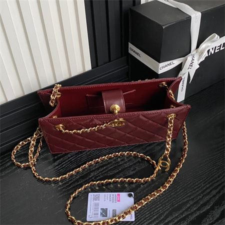 Chanel Clutch Shiny Lambskin & Gold-Tone Metal Burgundy AS5203