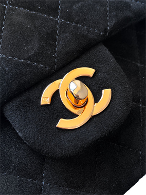 Cha.nel Medium Classic Flap Bag Suede Gold Tone Metal Black 01112