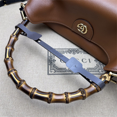 Gu.cci Diana Medium Shoulder Bag Brown Leather 746124