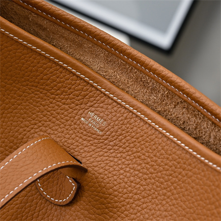 Evelyne III PM  Bag In Gold(options)