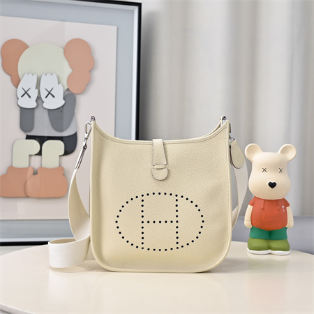 Evelyne III PM  Bag In Craie(options)