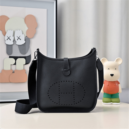 Evelyne III PM  Bag In Black(options)