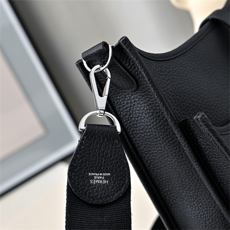 Evelyne III PM  Bag In Black(options)