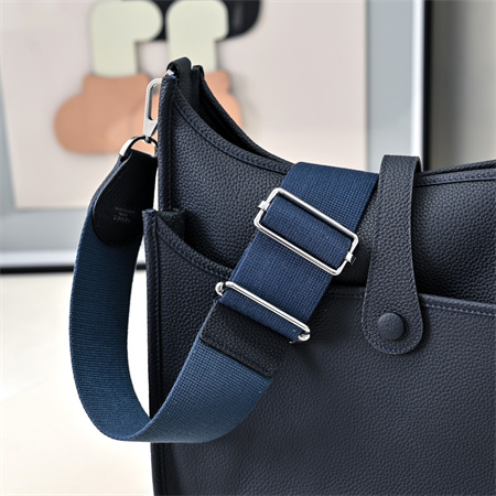 Evelyne III PM Bag In Navy(options)