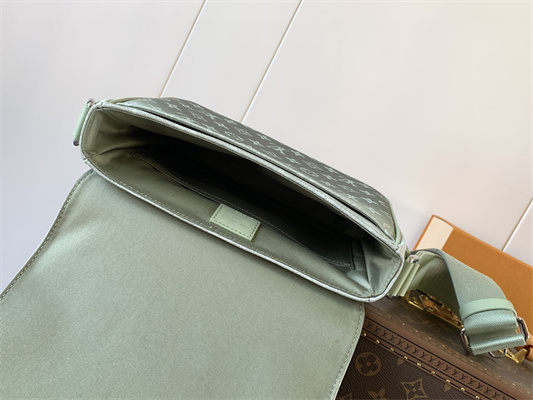 L.V District PM Messenger Bag Gradient coated canva Khaki Green M11593