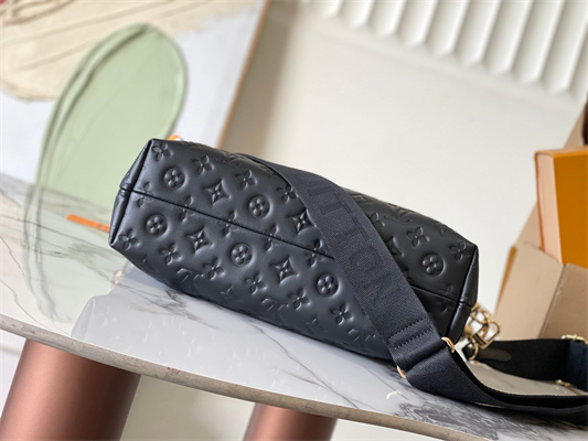 L.V Coussin Coussin Hobo MM Bag Calf Leather Black M12068