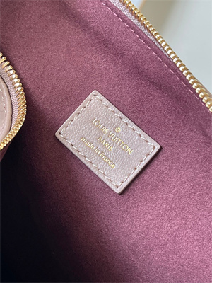 L.V Coussin Coussin Hobo MM Bag Calf Leather Galet M12071