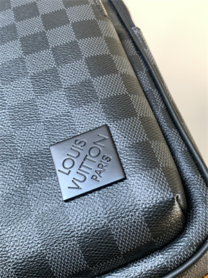 L.V Avenue Slingbag  Avenue Slingbag Damier Graphite Canvas N45302