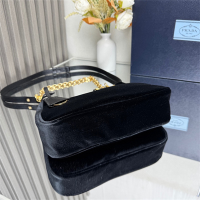 Prada Re-Edition Velvet mini-bag Black 1BC204