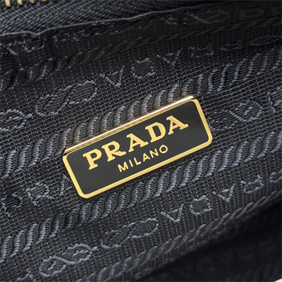 Prada Re-Edition Velvet mini-bag Black 1BC204