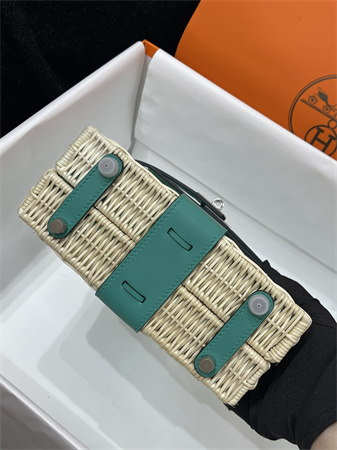 Kelly Mini Picnic Bag 20 Swift Leather Wicker Silver Tone Hardware Green Color HS