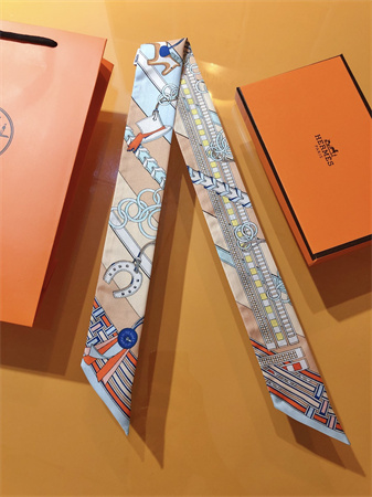 Hermes Twilly 100% Silk 37856