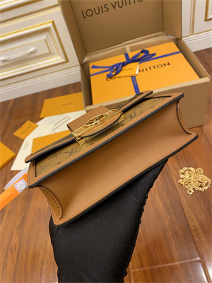 L.V Dauphone Wallet With Chain Monogram Canvas M68746 TOP