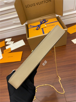 L.V Felicie Pochette Monogram Empreinte Dove/Cream M82610 TOP