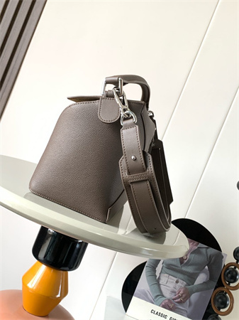 Loewe Puzzle Bag In Soft Grained Calfskin