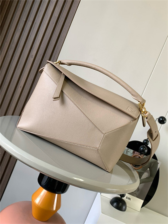 Loewe Puzzle Bag In Soft Grained Calfskin