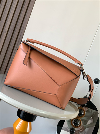 Loewe Puzzle Bag In Classic Calfskin