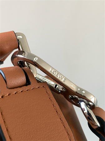 Loewe Puzzle Bag In Classic Calfskin