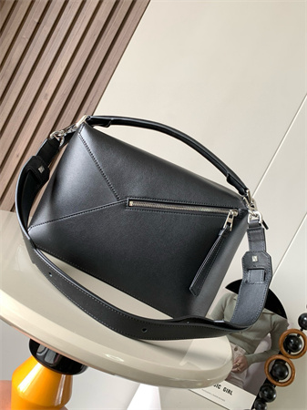 Loewe Puzzle Bag In Classic Calfskin