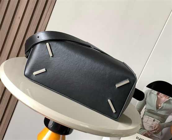 Loewe Puzzle Bag In Classic Calfskin