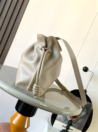 Loewe Medium Flamenco clutch in nappa calfskin