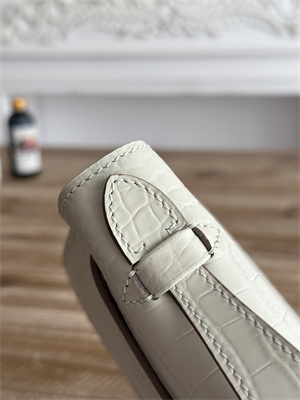 Kelly Pochette Bag Embossed Crocodile Gold Tone Hardware Craie HS