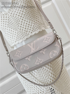 L.V Wallet On Chain IVY Monogram Emprenite Brume M82210