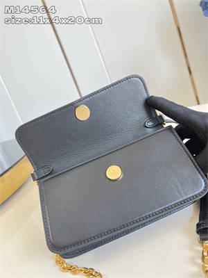 L.V Wallet On Chain LV Bloom Calfskin Leather Black M14564