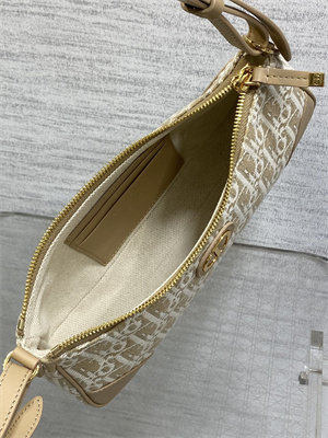 CD 30 Montaigne Wanderlust Mini Bag Dior Oblique Chambray with Raffia Effect and Smooth Calfskin Nature