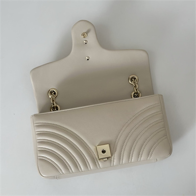 Gu.cci GG Marmont medium shoulder bag matelassé chevron lambskin leather Light gold-toned hardware White 837267