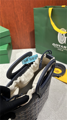 Goyard Beluga Mini Bag Goyardine Canvas & Chevroches Calfskin Navy Blue