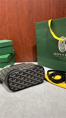 Goyard Beluga Mini Bag Goyardine Canvas & Chevroches Calfskin Black