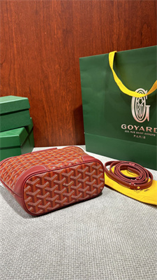 Goyard Beluga Mini Bag Goyardine Canvas & Chevroches Calfskin Red