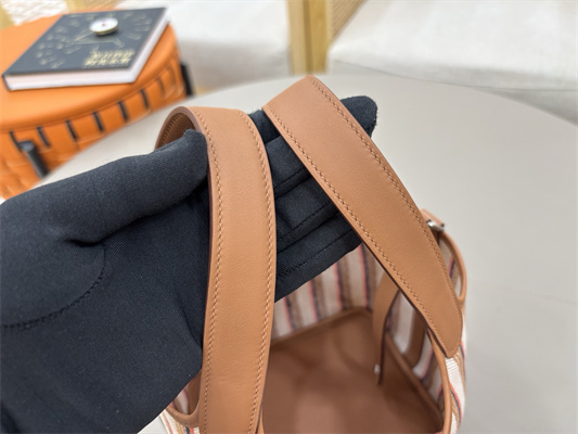 Picotin Lock 18 Bag in taurillon Clemence leather with “Couverture Lignes” embroidery Gold HS