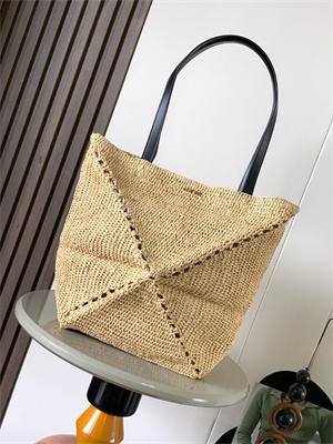 Loewe Medium Puzzle Fold tote in raffia Nature