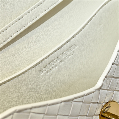 BV Knot Lock Bag In Lambskin Sea Salt